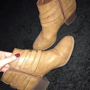 •Light brown faux leather booties